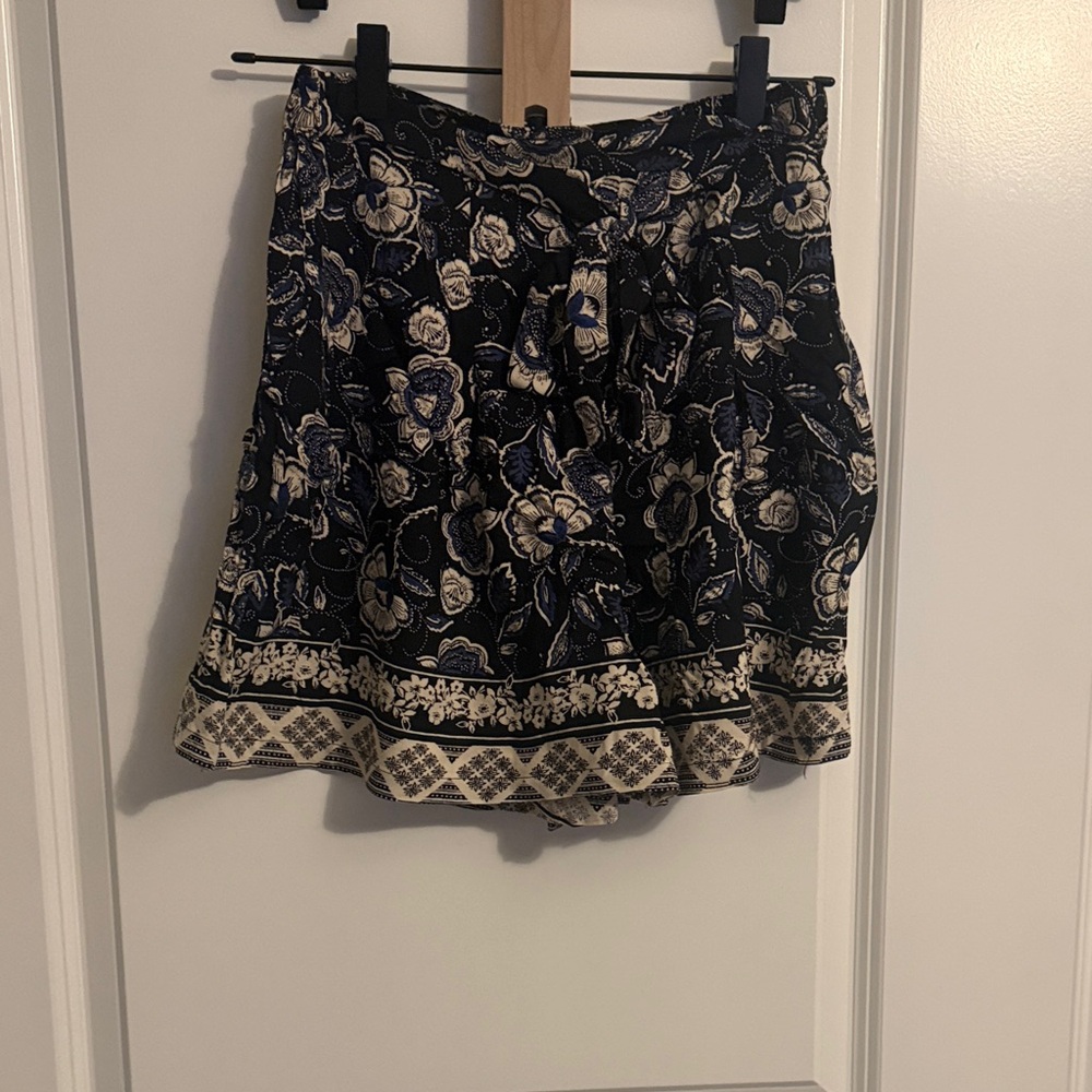 Floral Black and Cream flowy  shorts